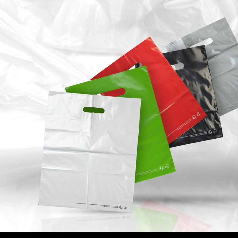 Sac plastique noir|PEBD recyclé|poignées découpées|37x45cm|par 500